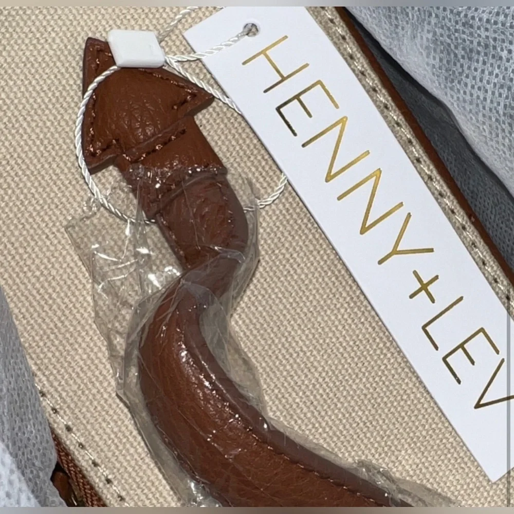 NWT Henny and lev cosmetic trunk dust bag